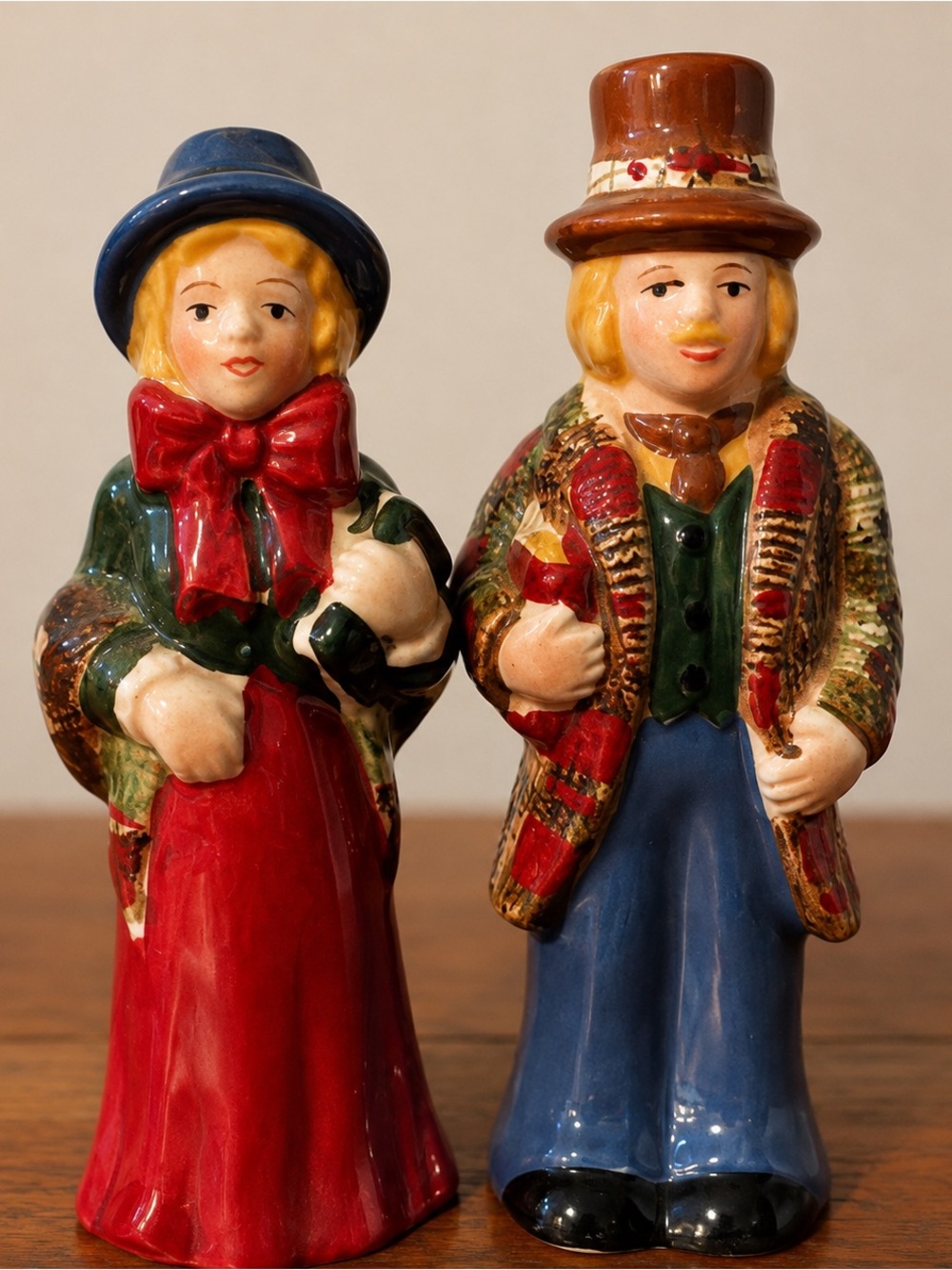 Victorian Couple Ceramic Salt & Pepper Shakers Vintage Figurines